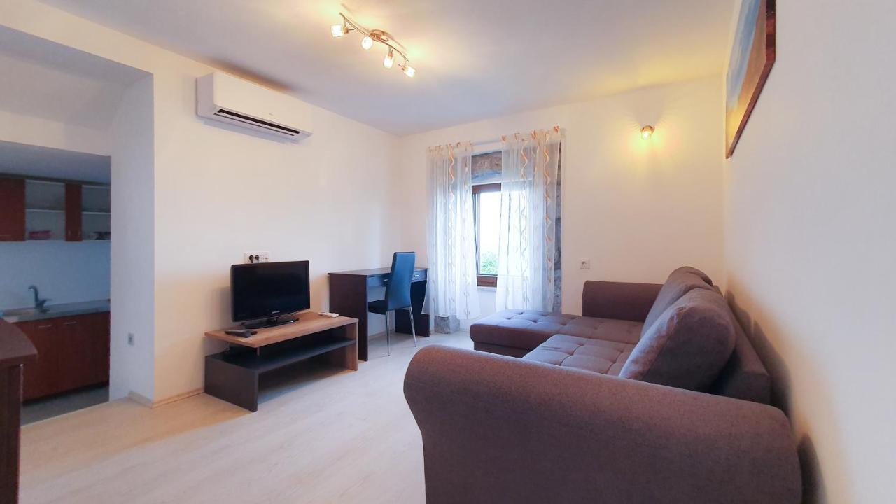 Apartment Bugenvilija Lovran Exterior photo
